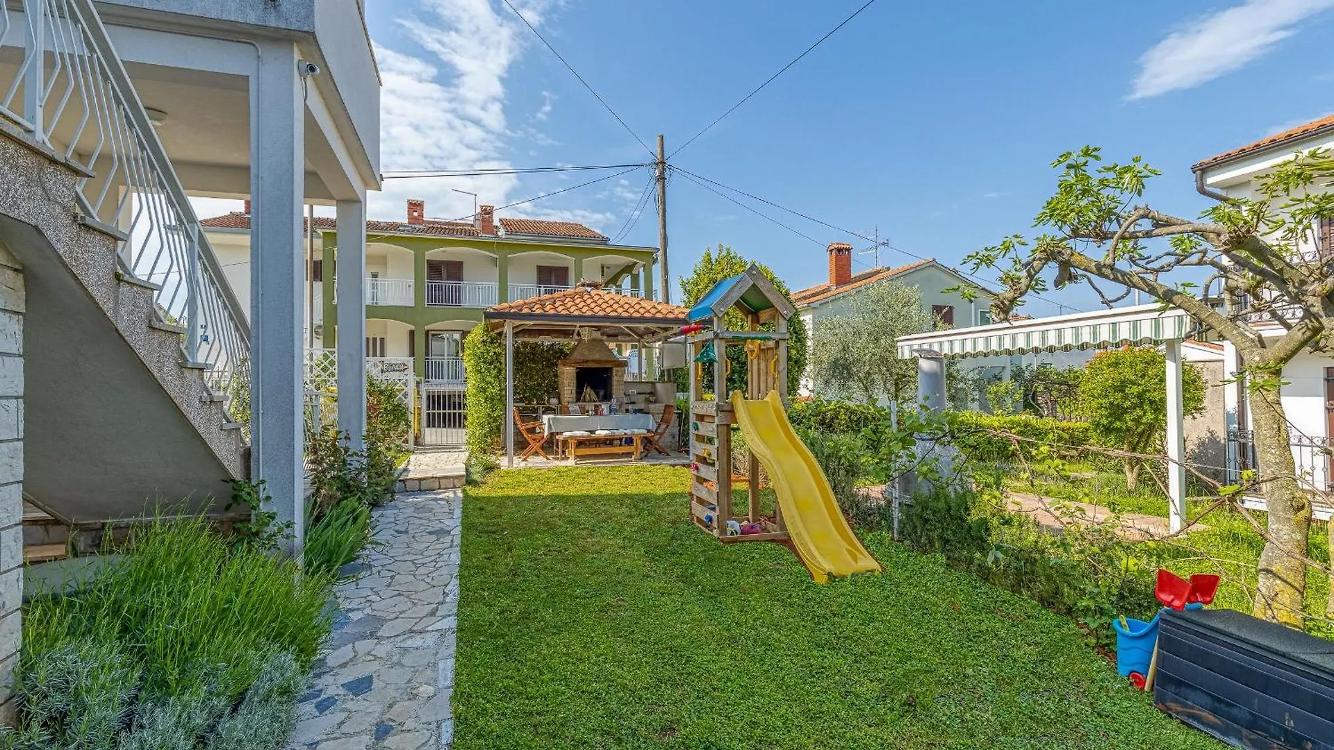 Grosse Wohnung In Porec Mit Moebliertem Balkon 0*,  Croatia