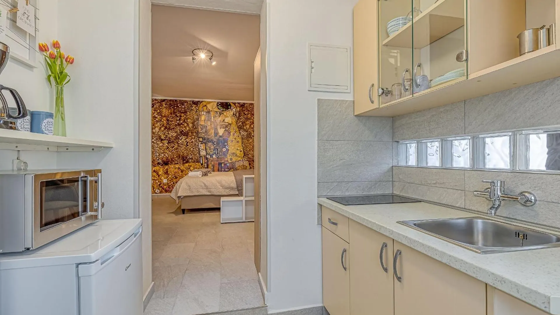 Apartment Grosse Wohnung In Porec Mit Moebliertem Balkon