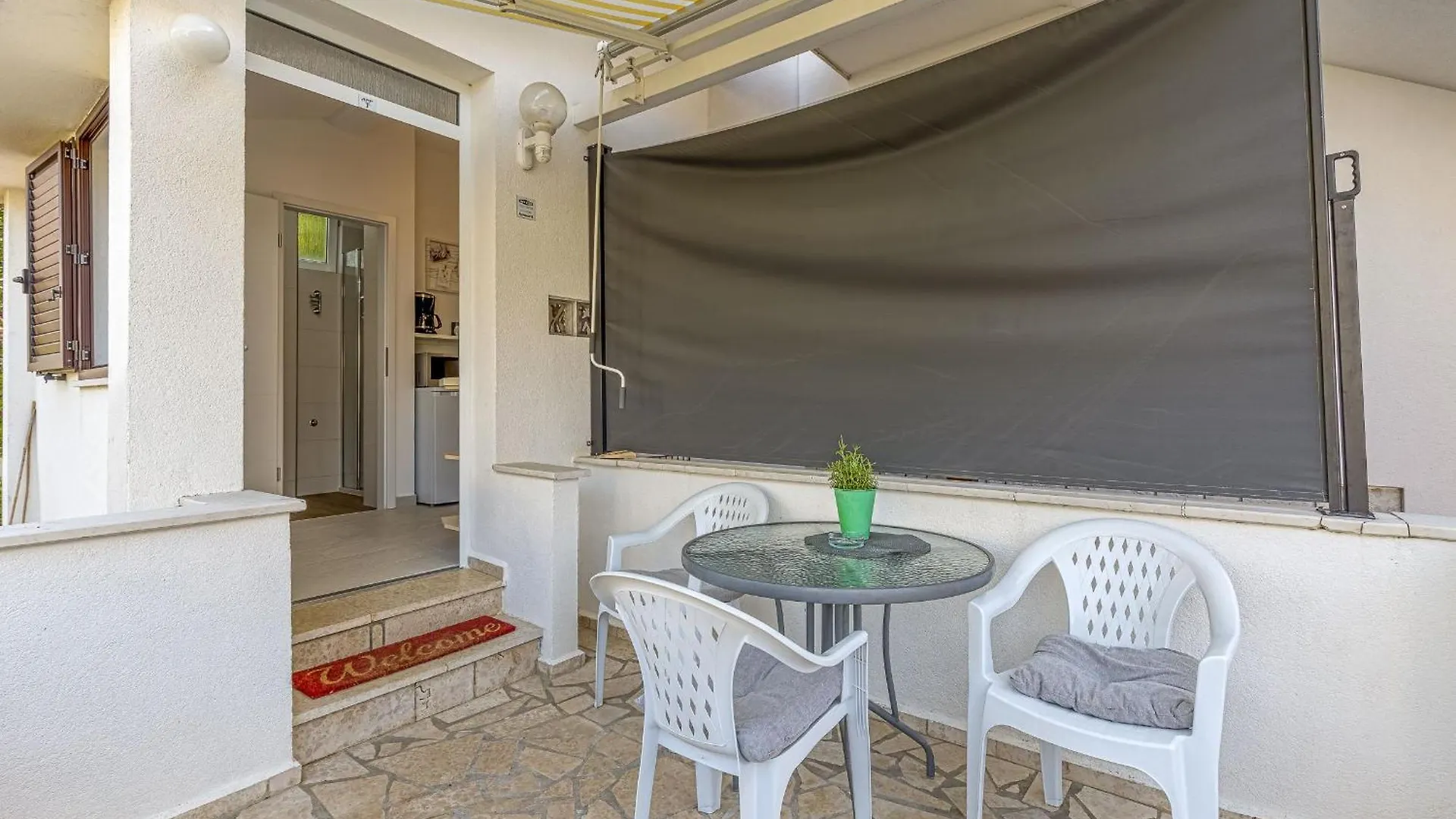 Grosse Wohnung In Porec Mit Moebliertem Balkon